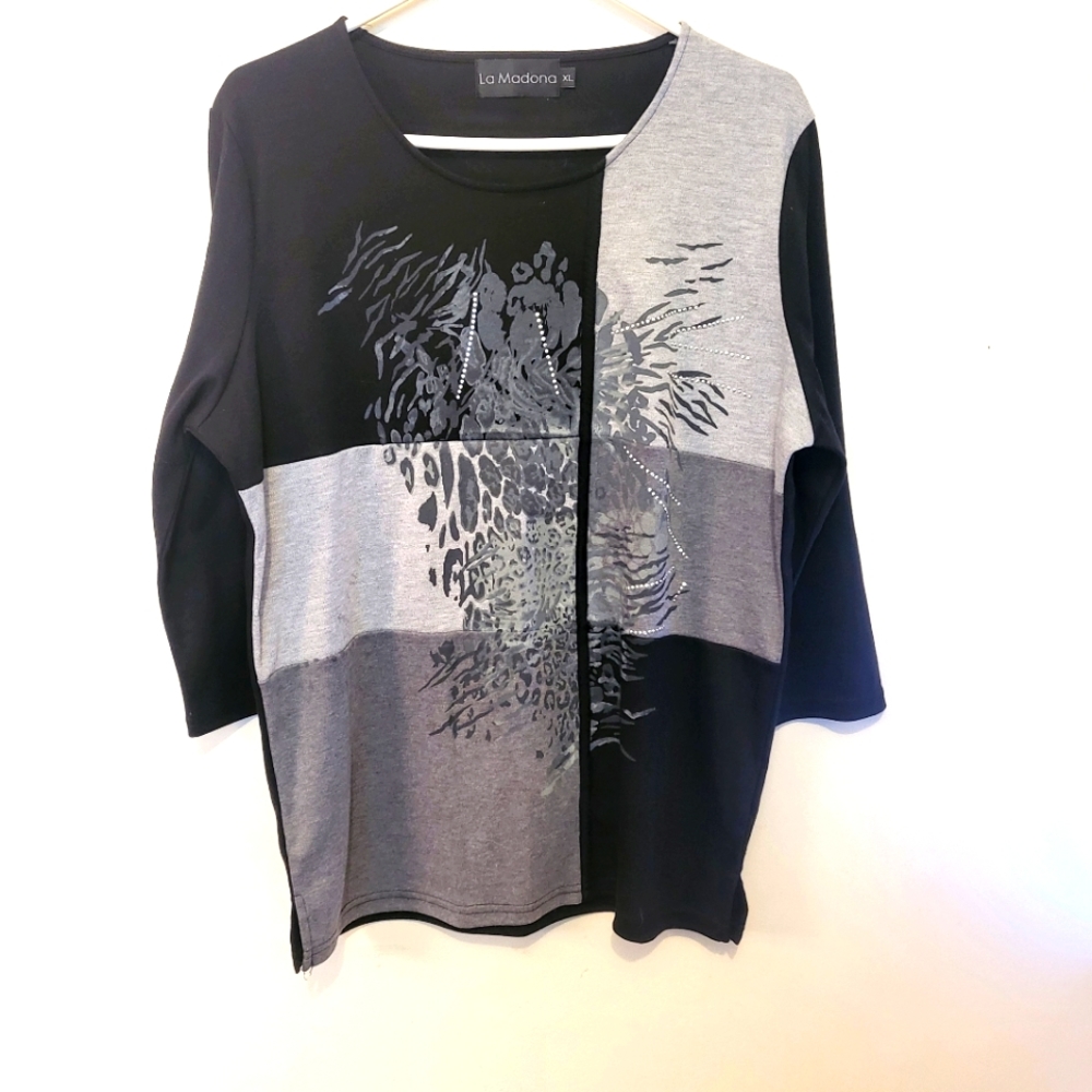 LaMadonna XL 3/4 sleeve tunic. Black with grey designs, black stones at neck